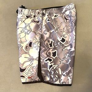 EUC Nike Swim Trunks with  Liner & Pockets Gray / Black Hawaiian 36"